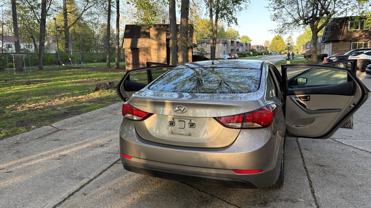 2015 Hyundai Elantra - photo 4