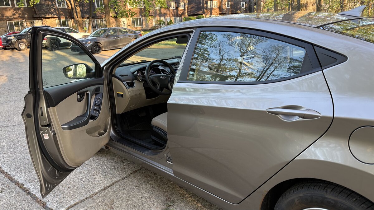 2015 Hyundai Elantra - photo 5