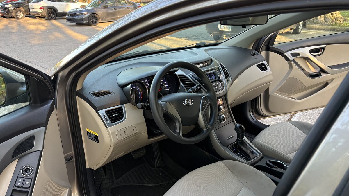 2015 Hyundai Elantra - photo 6